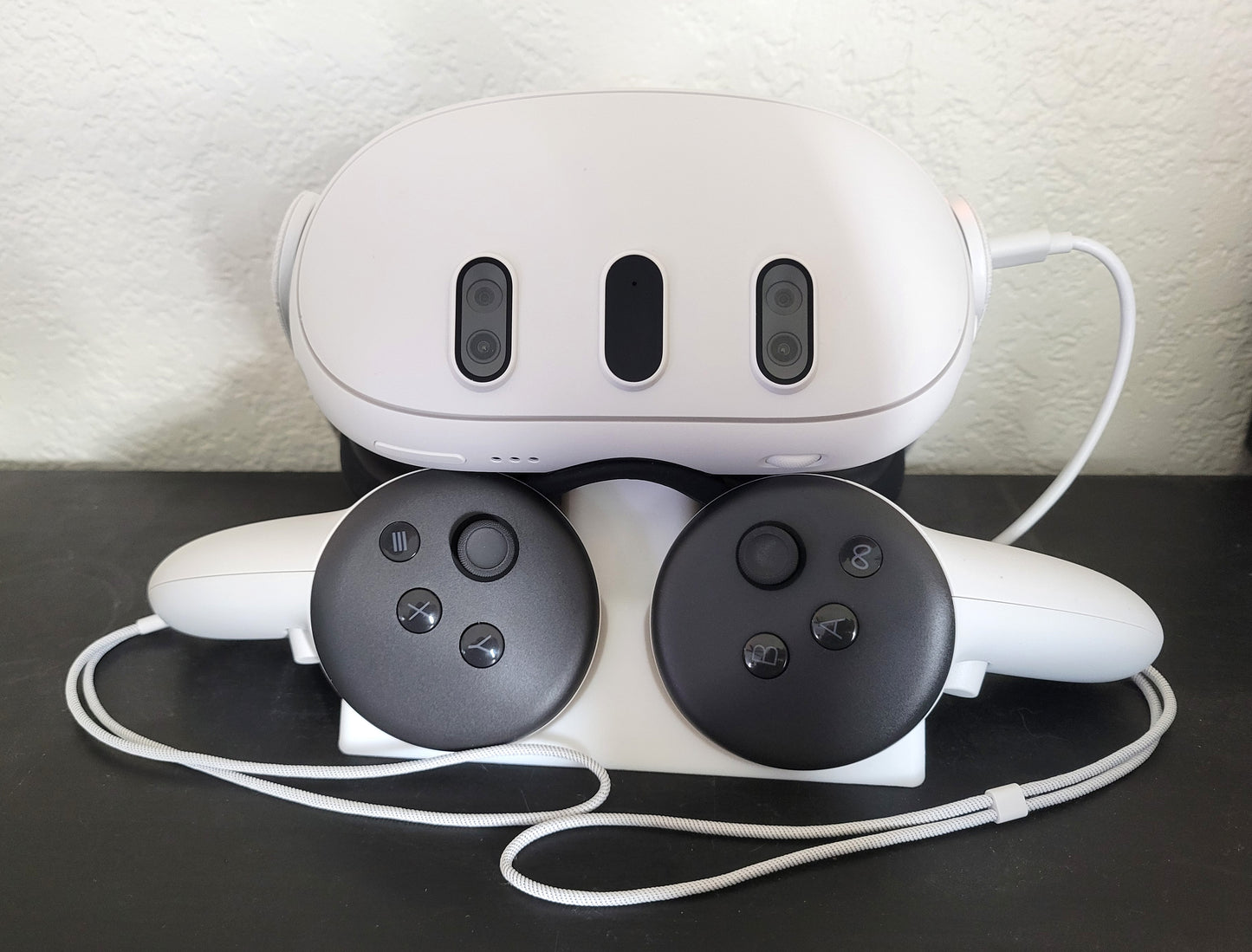 Quest 3 Charging Stand - keep your cable, controllers, and headset all organized and together